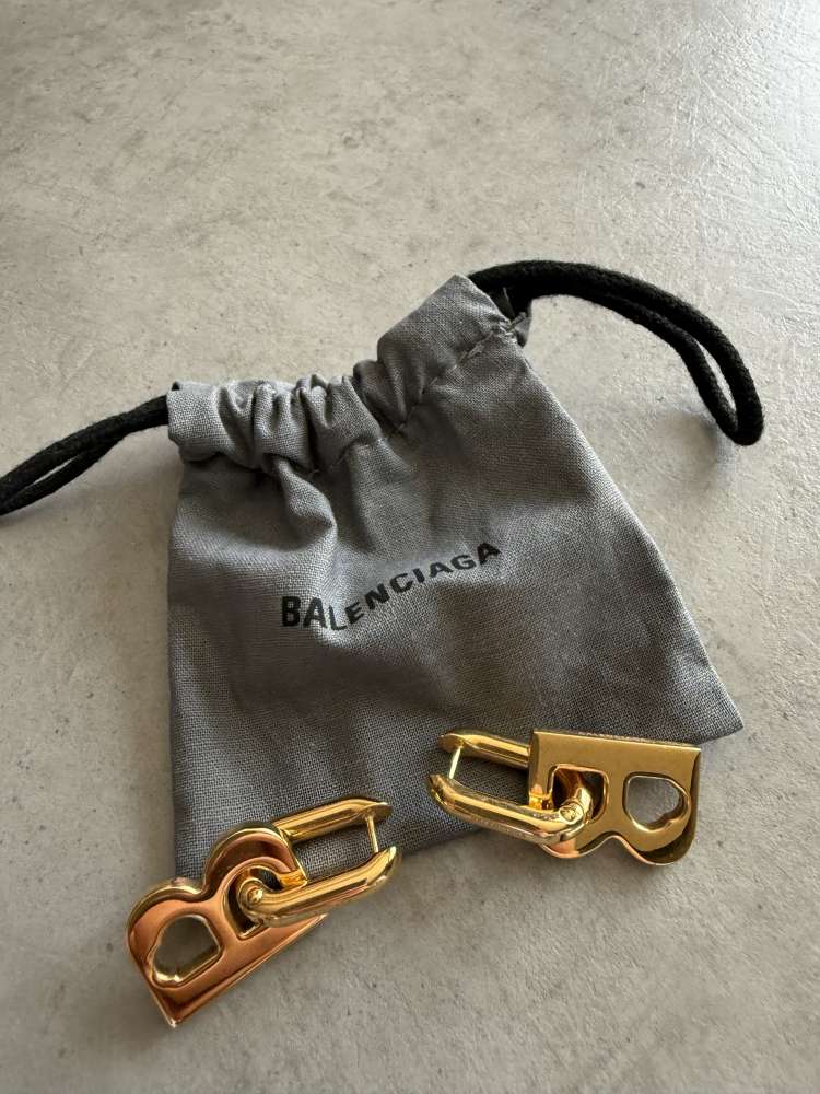 Náušnice Balenciaga