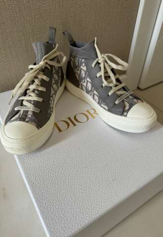 https://www.vipluxury.sk/Dior tenisky
