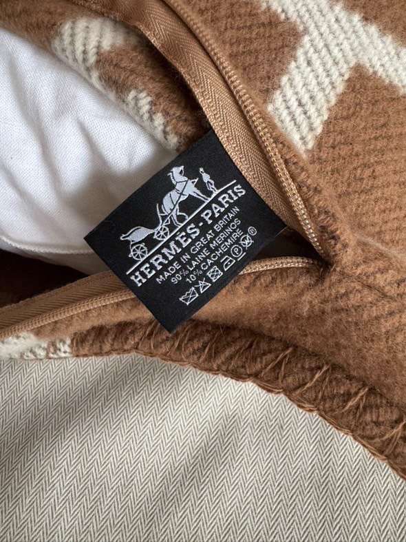 Hermes deka 2 vankuse