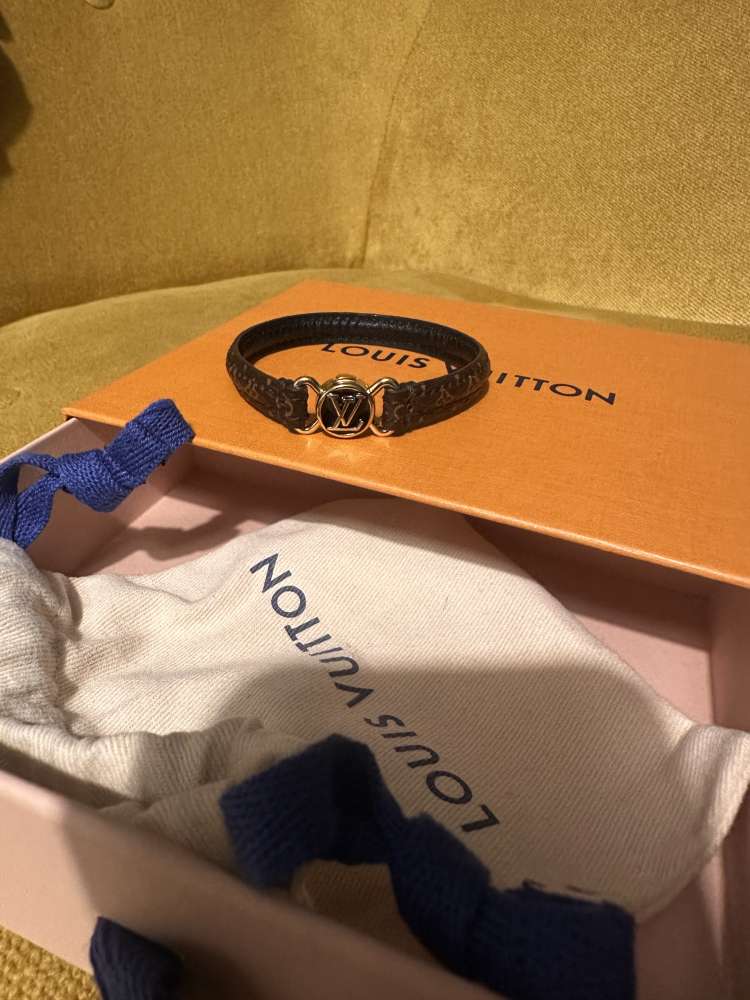 Náramok LV CLIC IT 19