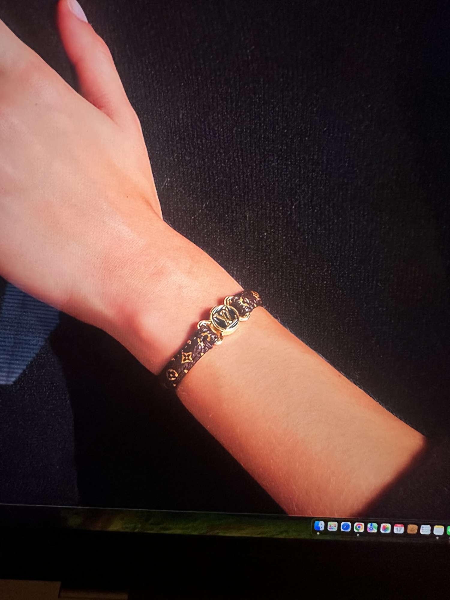 Náramok LV CLIC IT 19