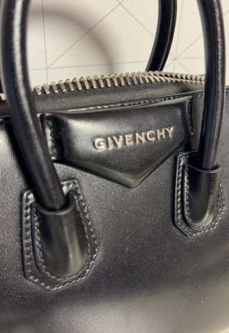 https://www.vipluxury.sk/Givenchy Antigona Mini black