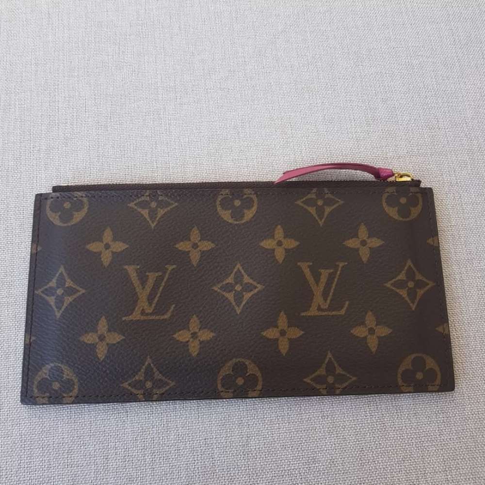 Louis Vuitton Pochette
