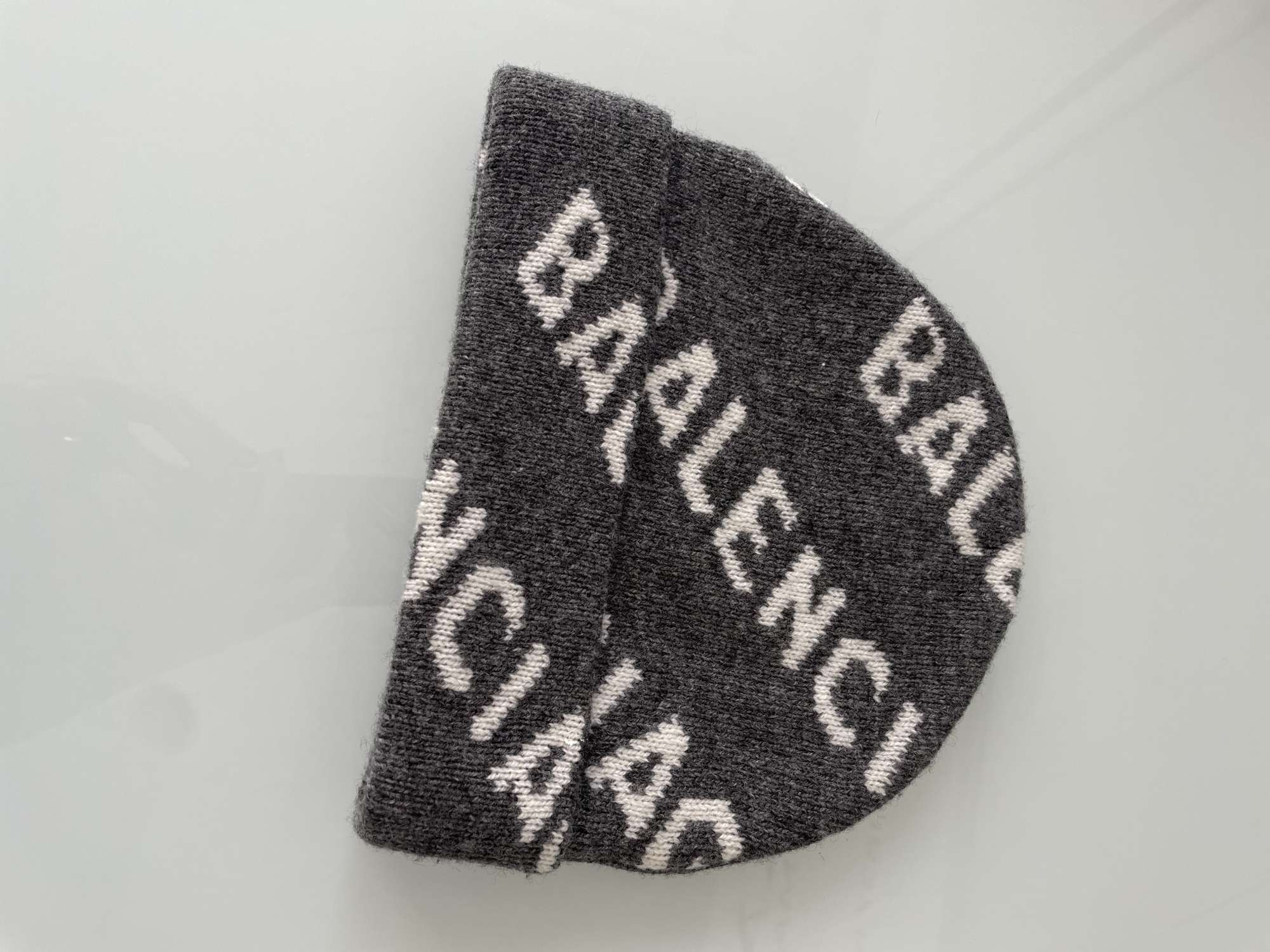Balenciaga čepice