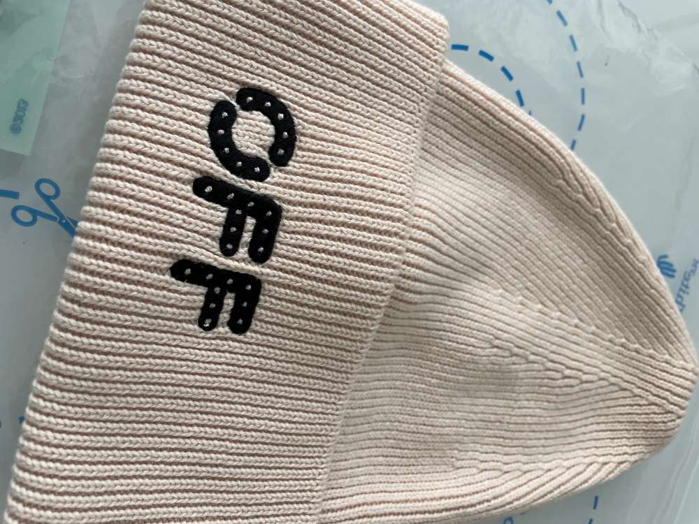 Off-White čepice