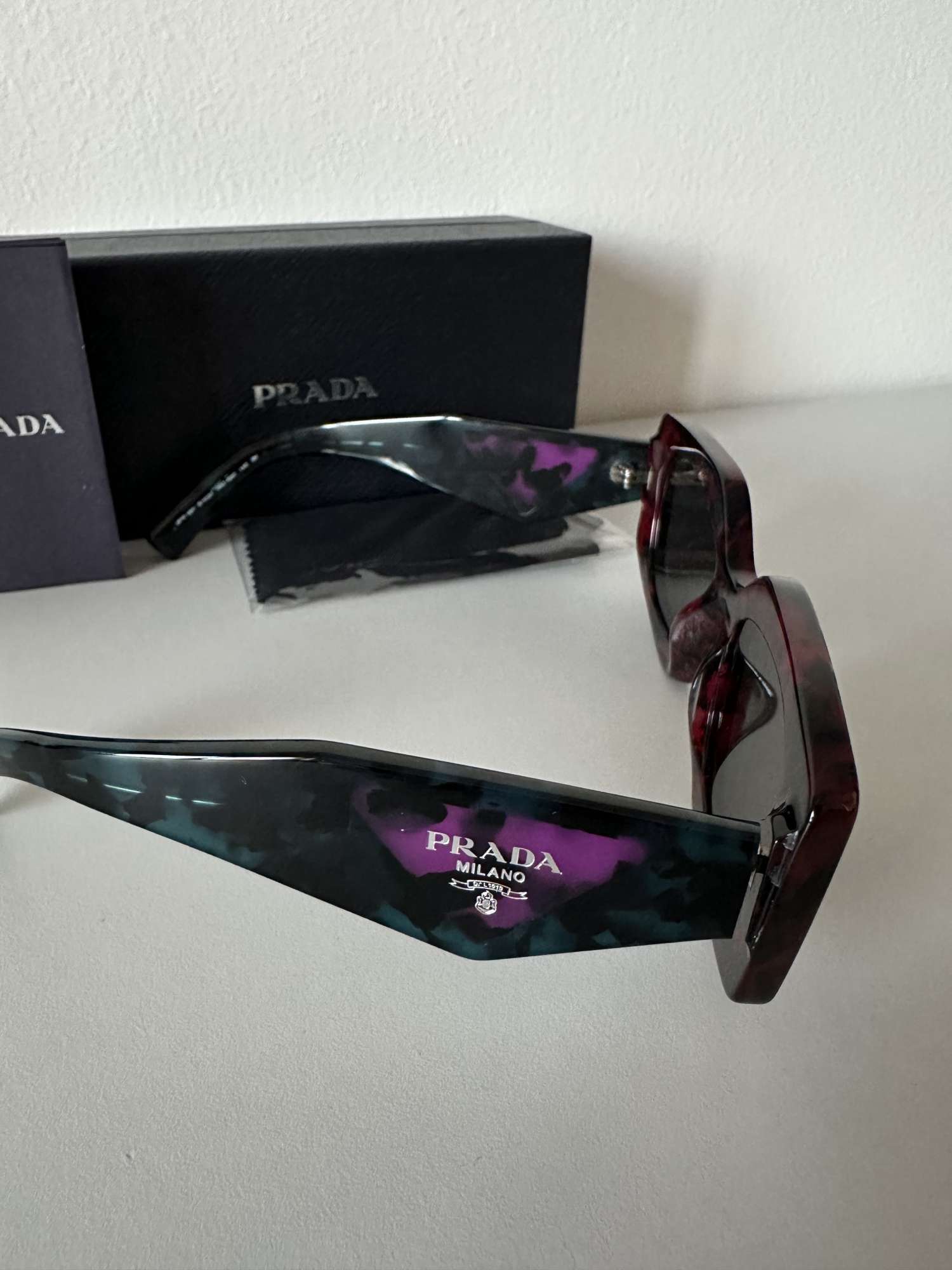 Prada slnečné okuliare