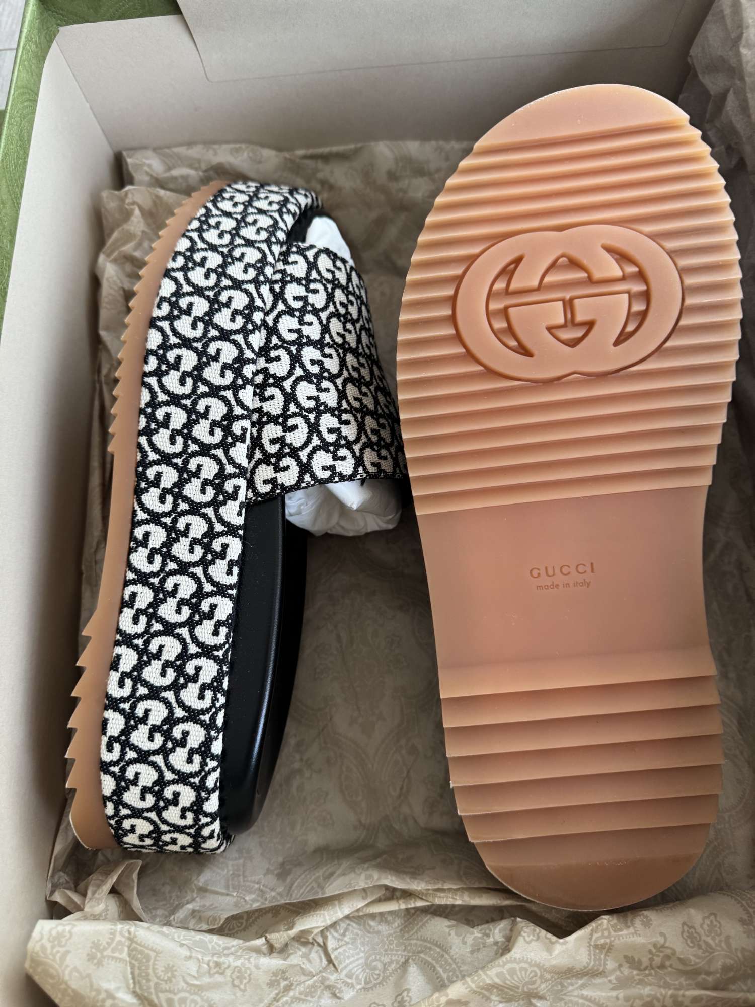 GUCCI