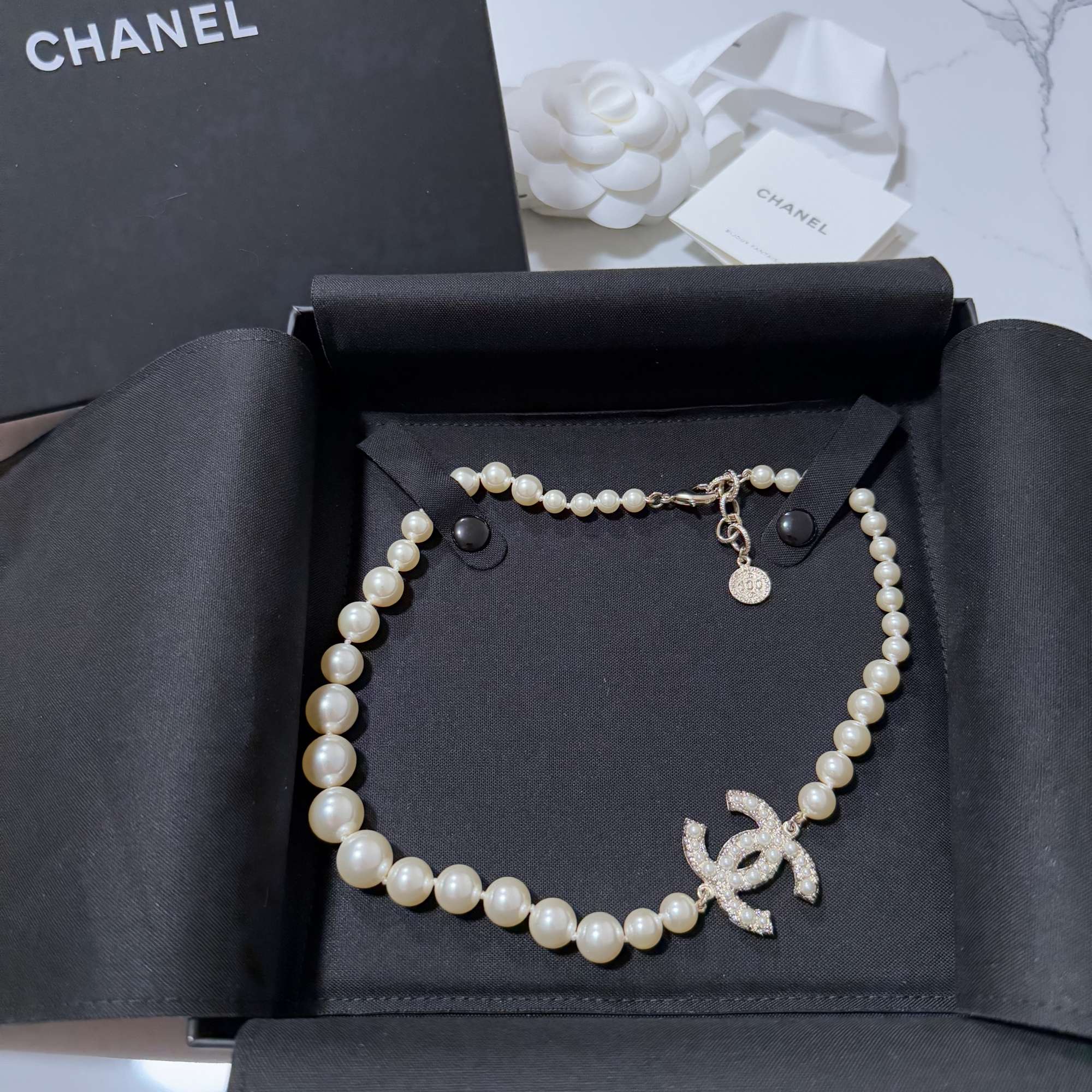 Chanel perly 100.výročie