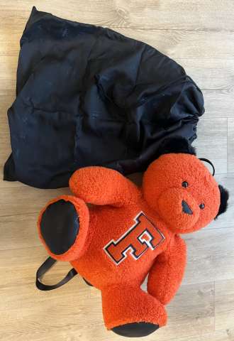 https://www.vipluxury.sk/FENTY Puma x Rihanna Sherpa Mascot Bear Backpack