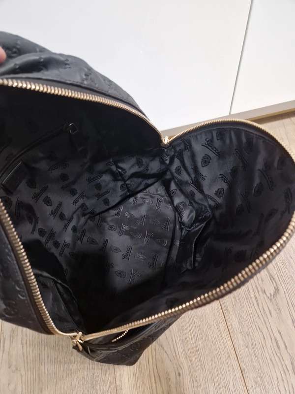 Gucci backpack Signature
