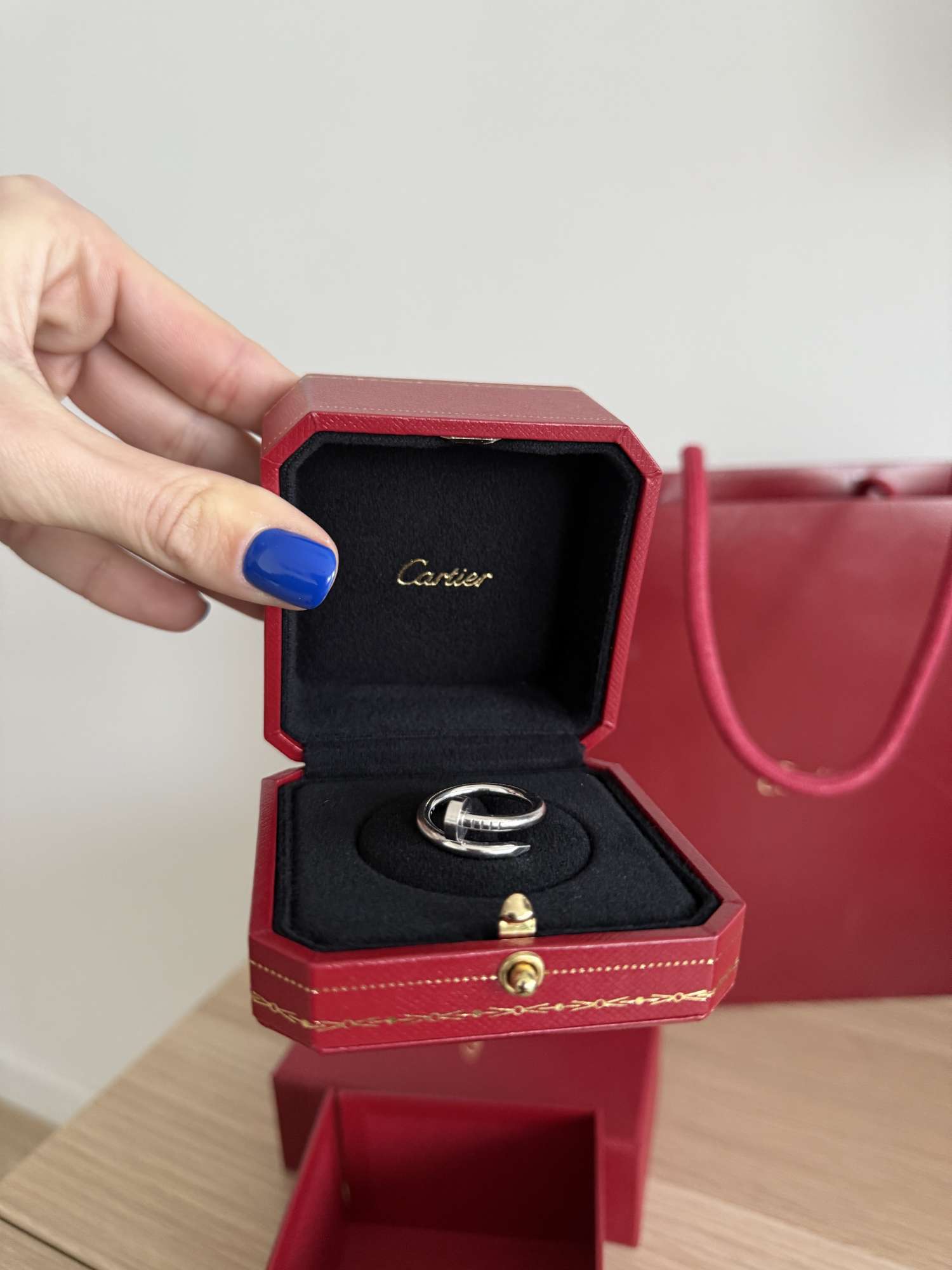 Cartier ring juste un clou