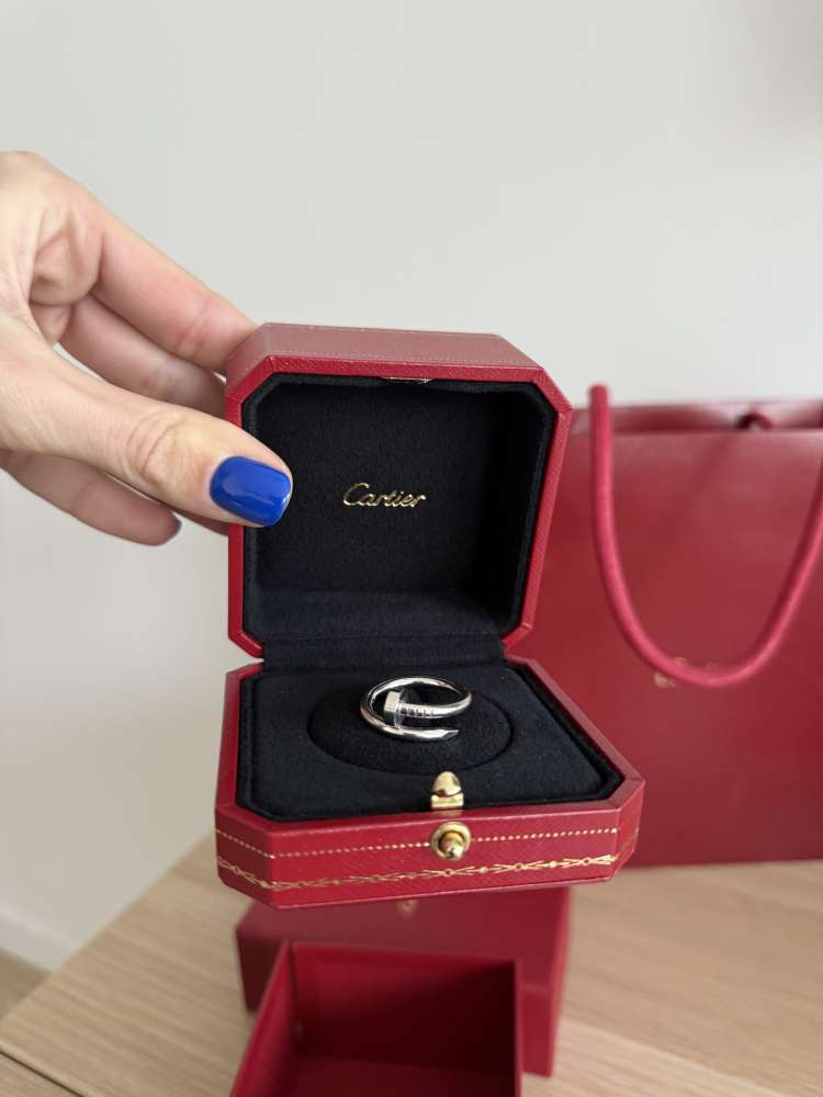 Cartier ring juste un clou