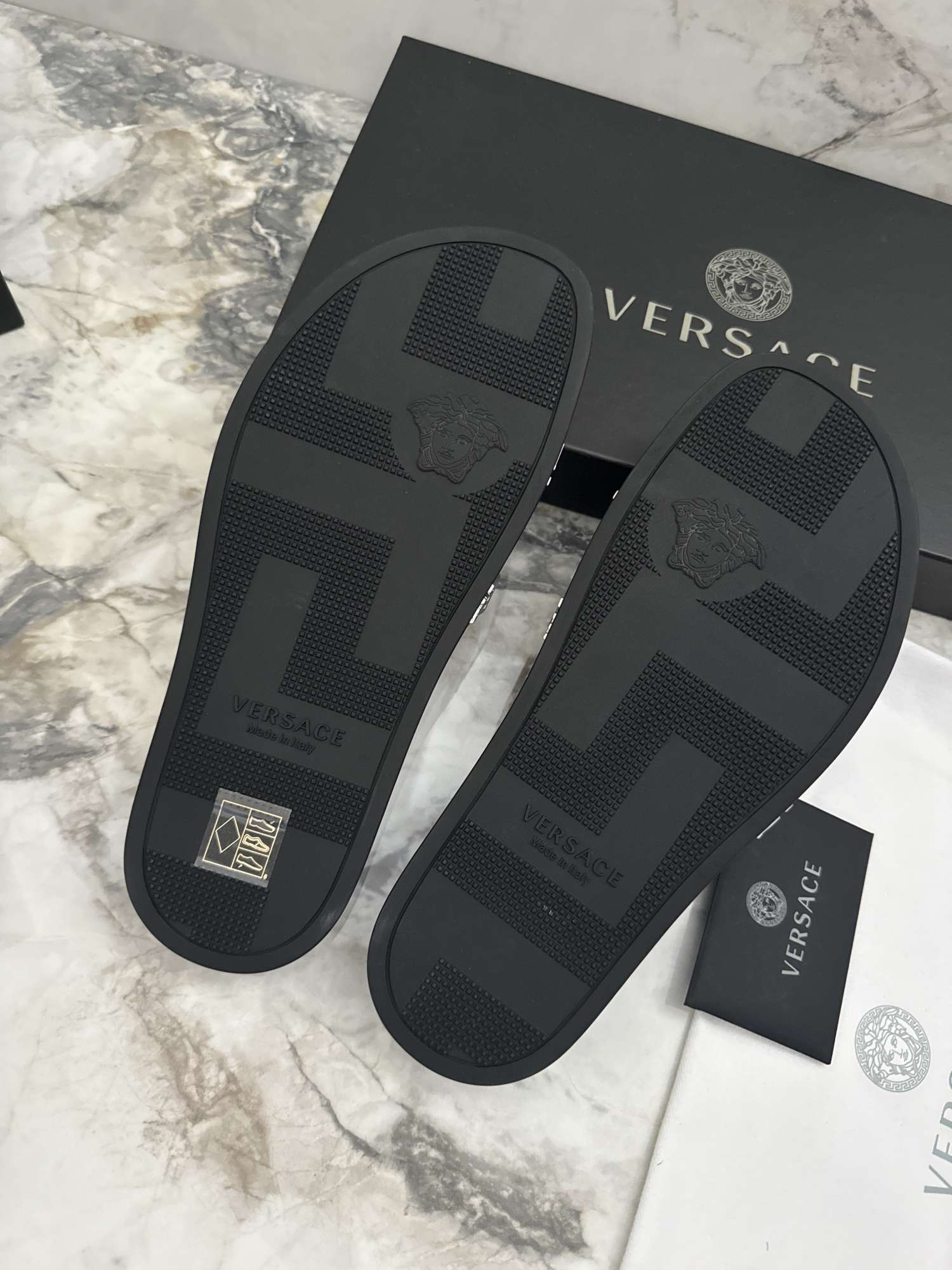 Versace slapky velkost 40