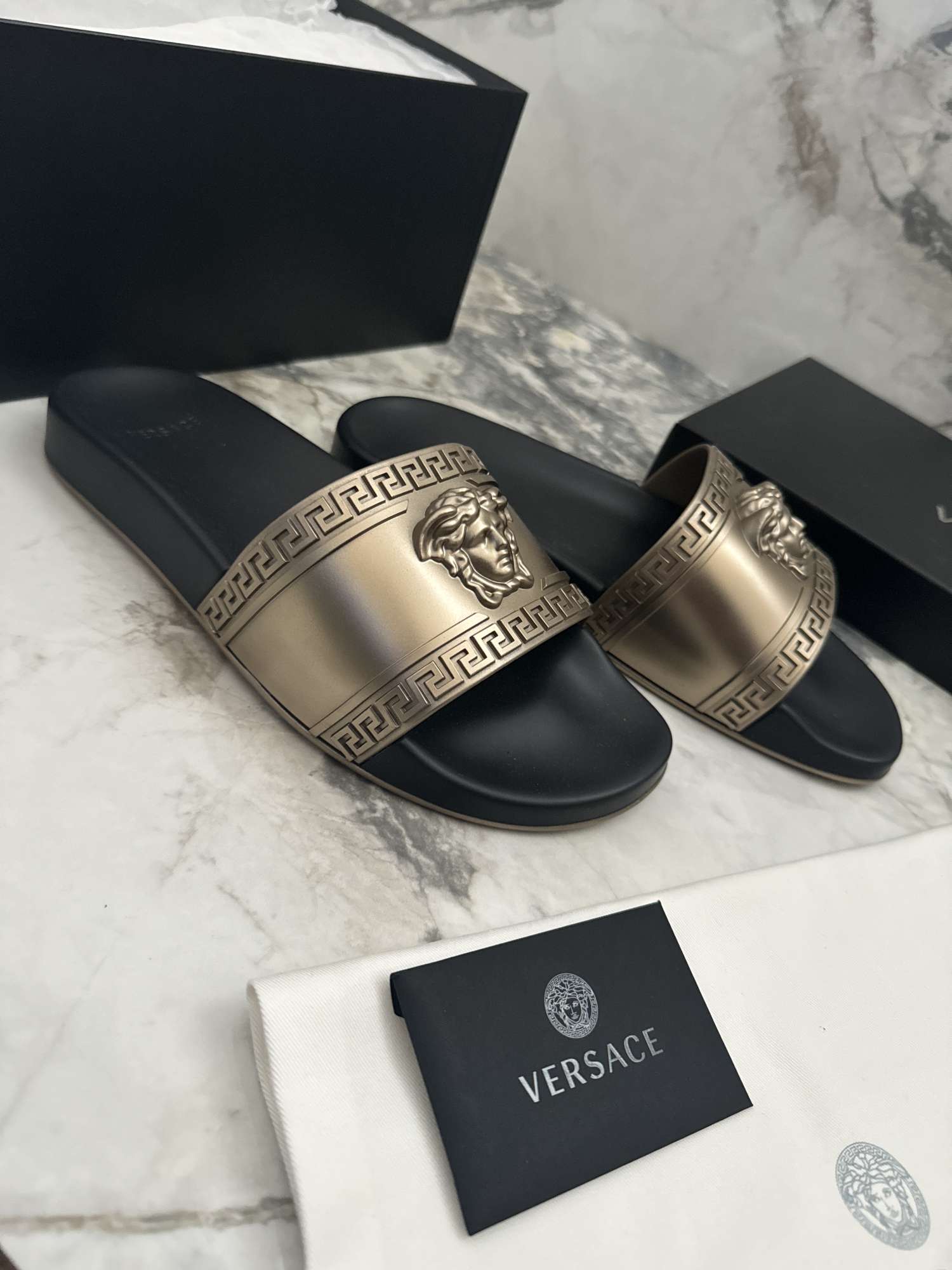 Versace slapky