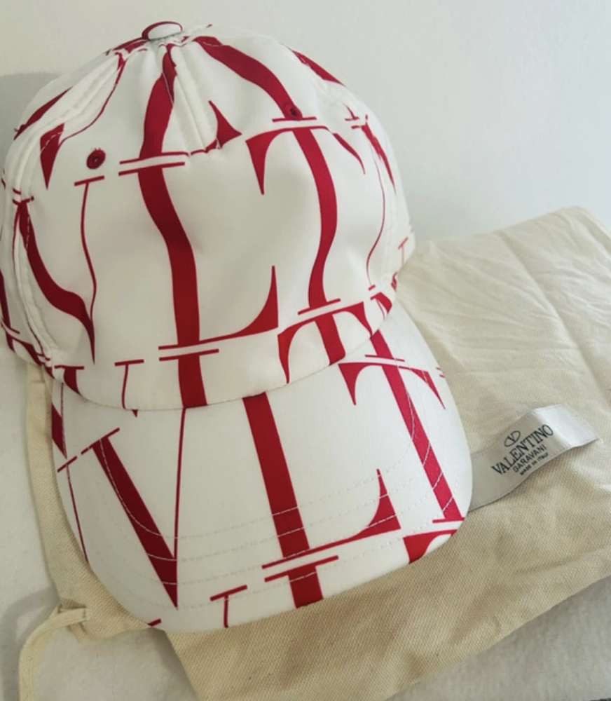 Valentino kšiltovka