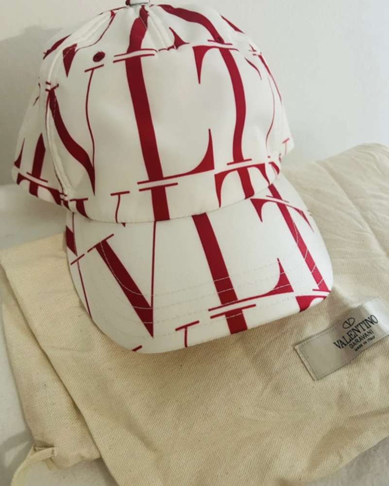 Valentino kšiltovka