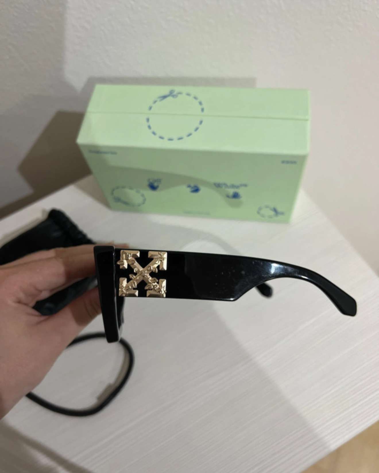 Off white slnečné okuliare