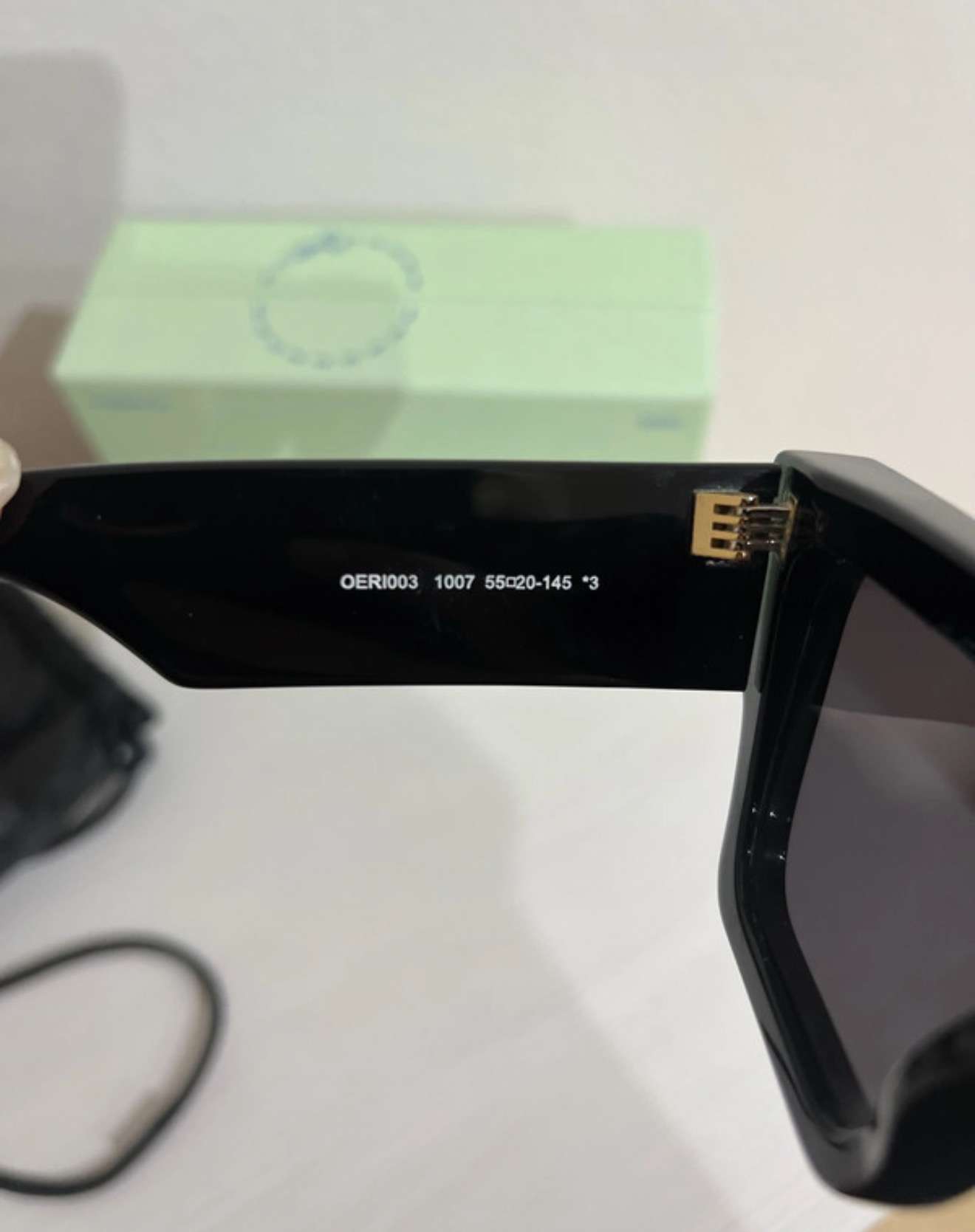 Off white slnečné okuliare