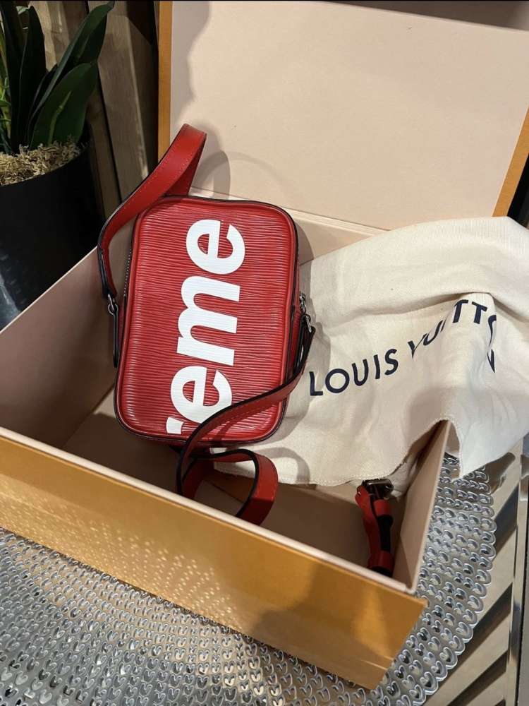 Supreme Louis Vuitton taštička