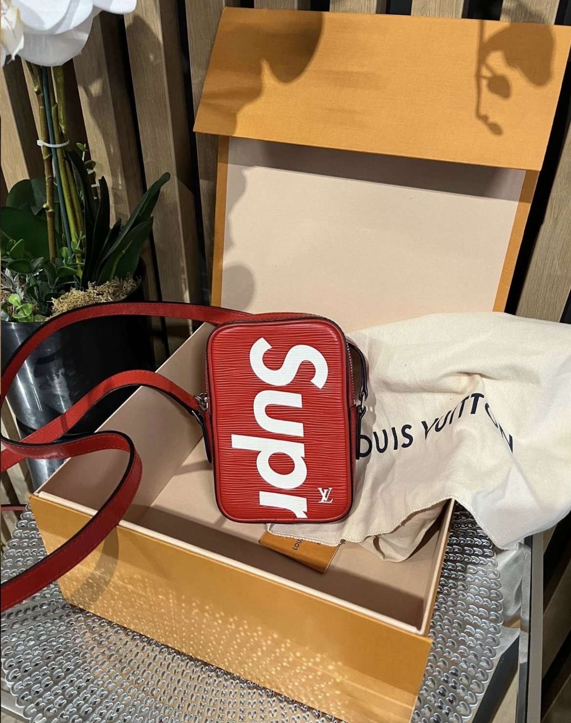 Supreme Louis Vuitton taštička