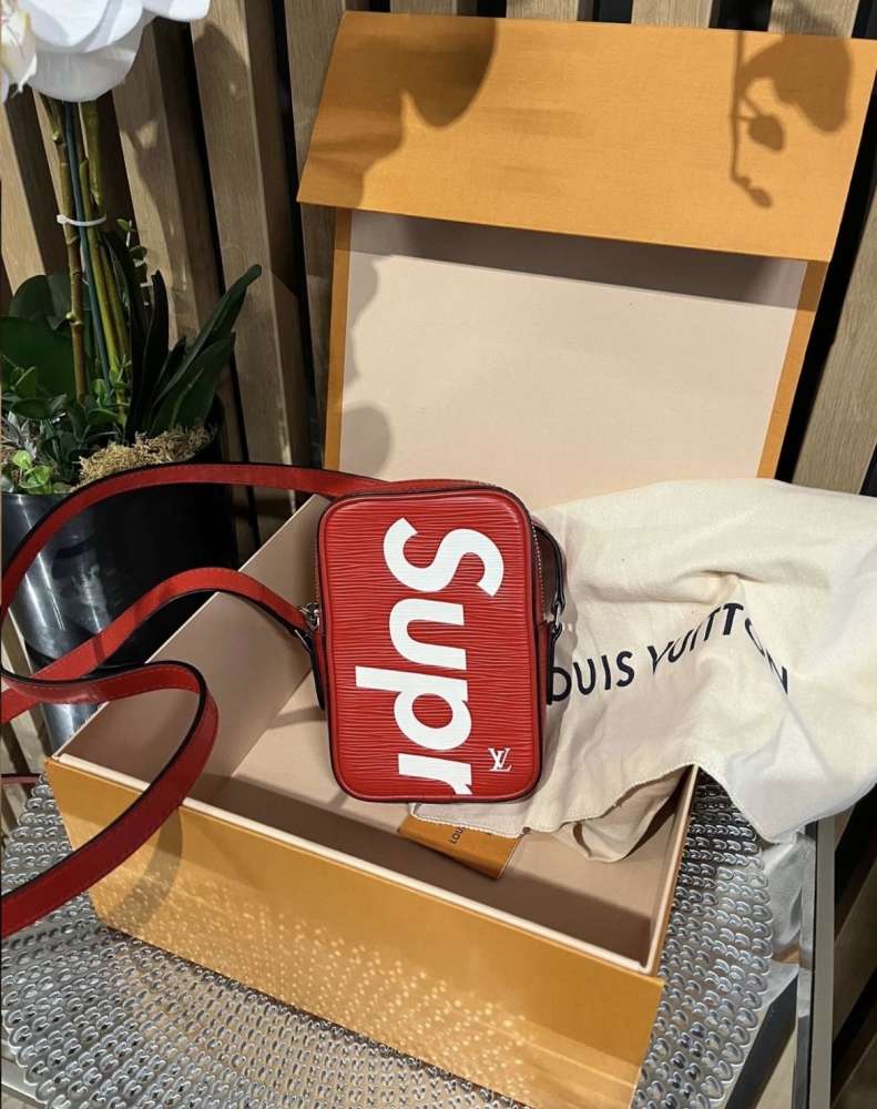 Supreme Louis Vuitton taštička