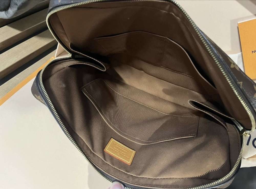 Louis Vuitton notebook taška