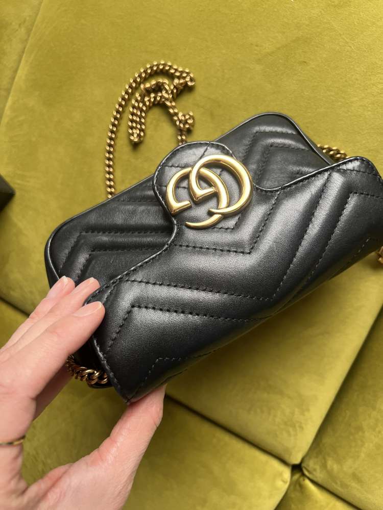 Gucci GG Marmont Matelassé Super Mini Bag