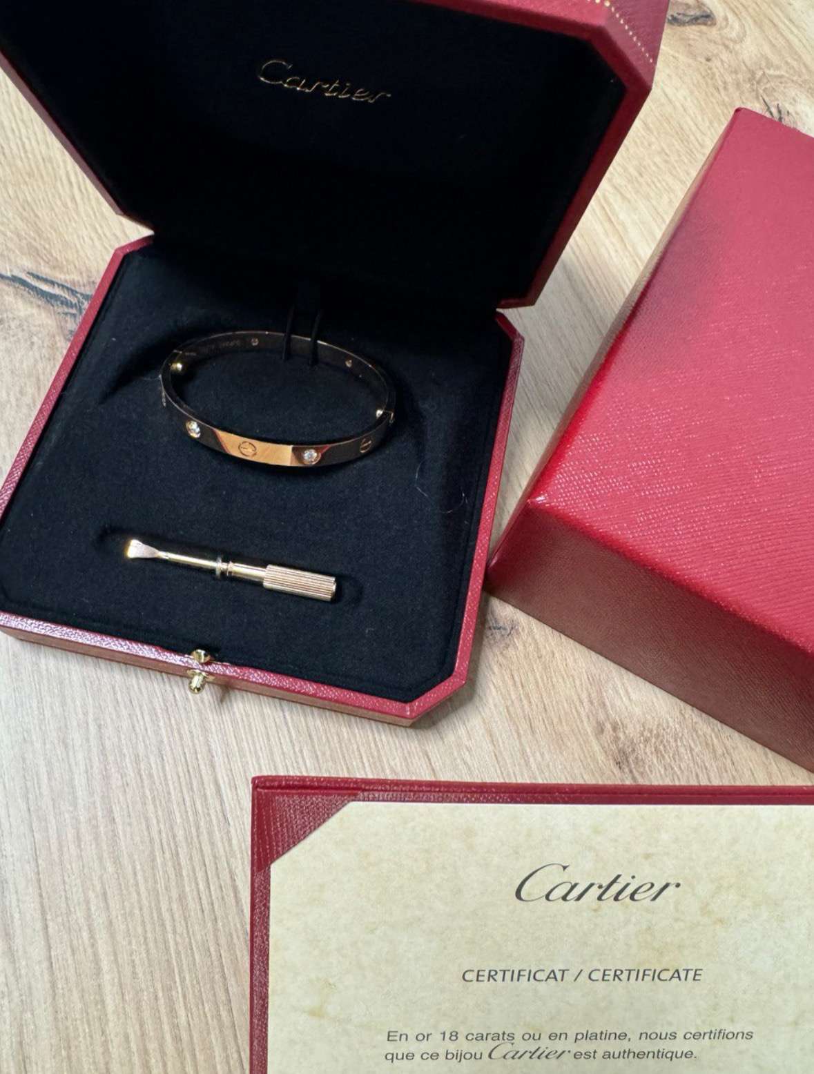 Cartier Love naramok