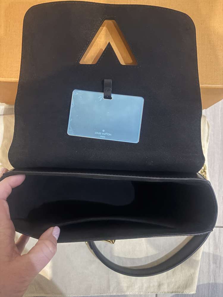 Louis Vuitton Twist MM