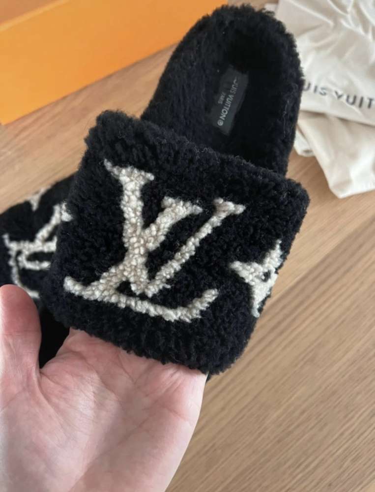 Louis Vuitton slapky