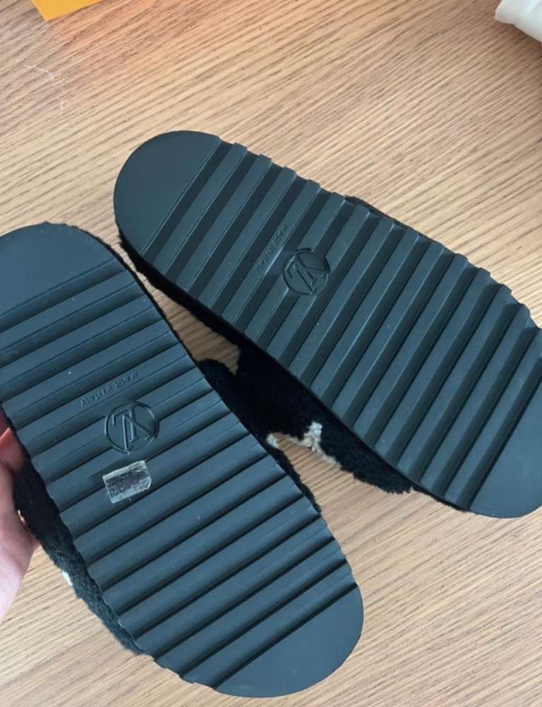 Louis Vuitton slapky