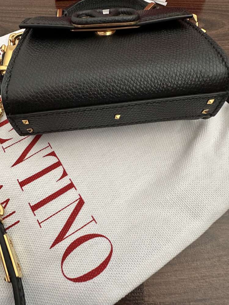 VALENTINO GARAVANI Micro V Sling taška