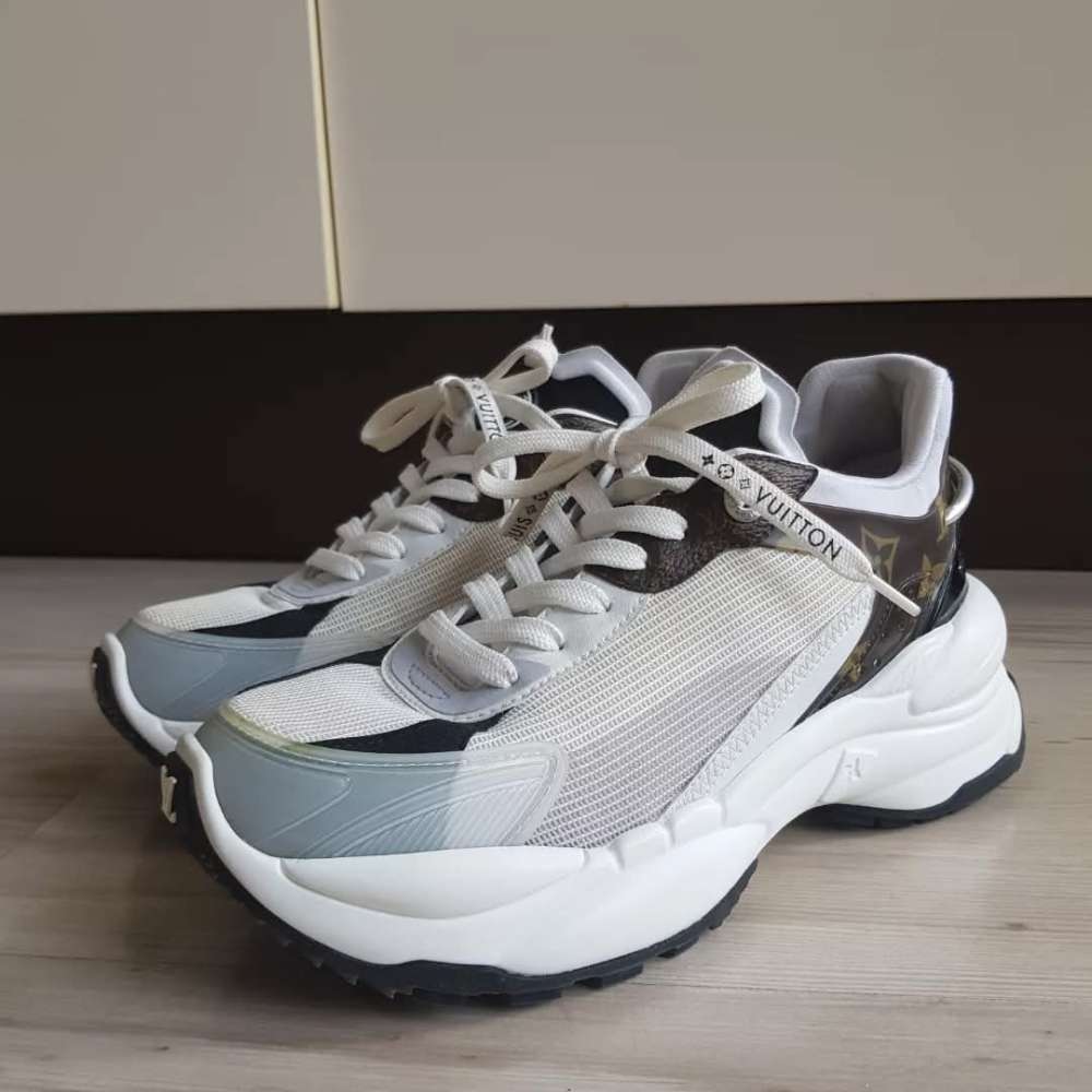 Louis Vuitton Run 55