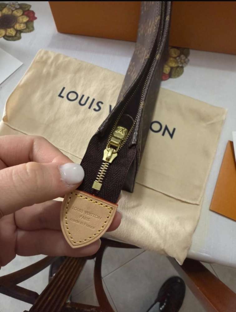 Louis Vuitton pochette