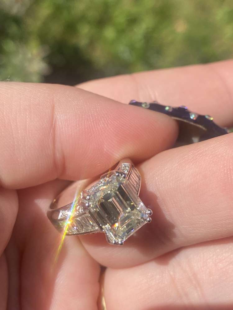 Diamantový prsteň 750 centralni kamen 4,85ct