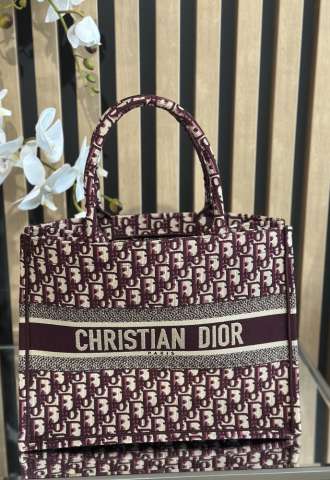 https://www.vipluxury.sk/Dior tote bag