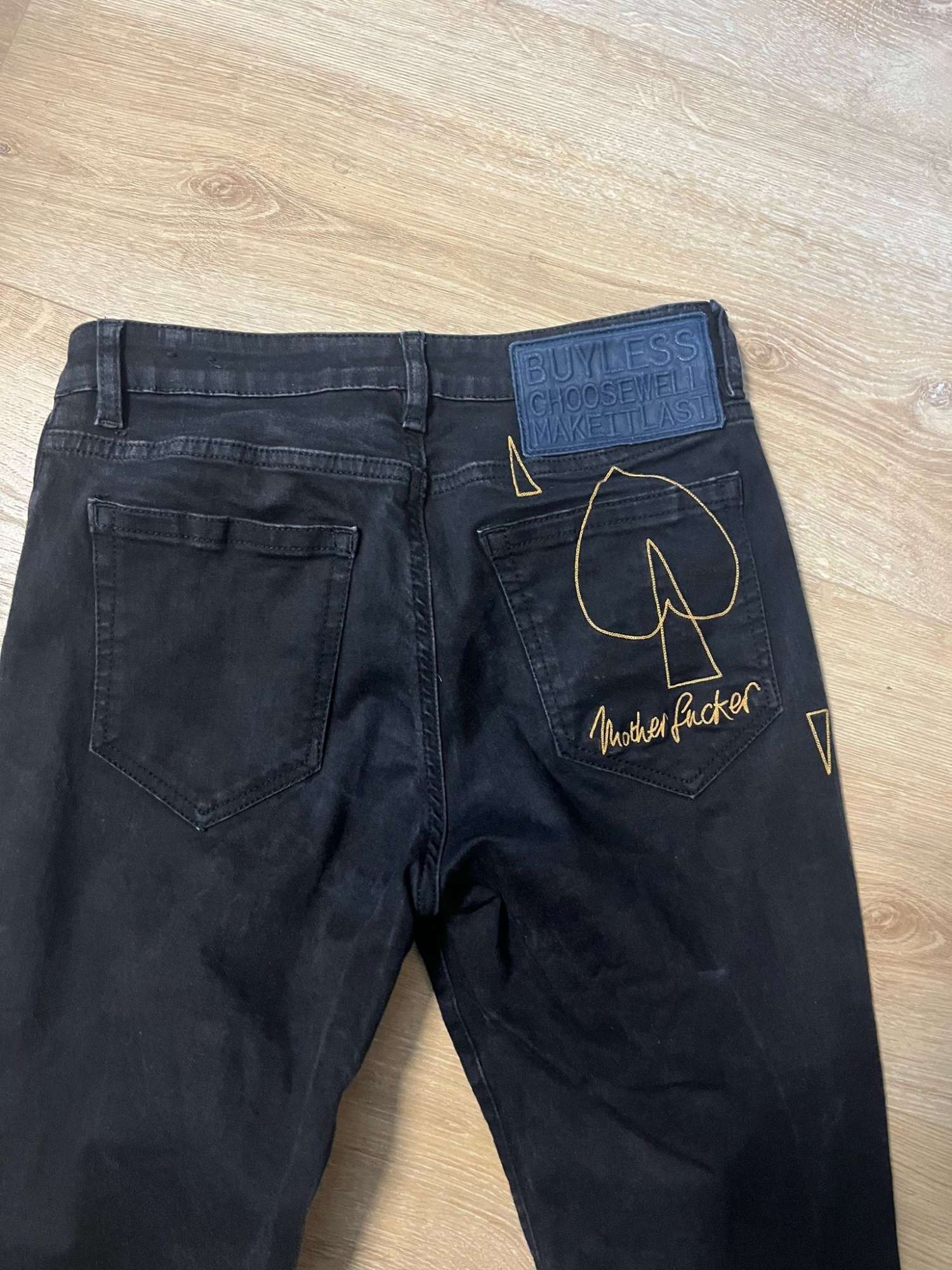 Viviene Westwood rifle