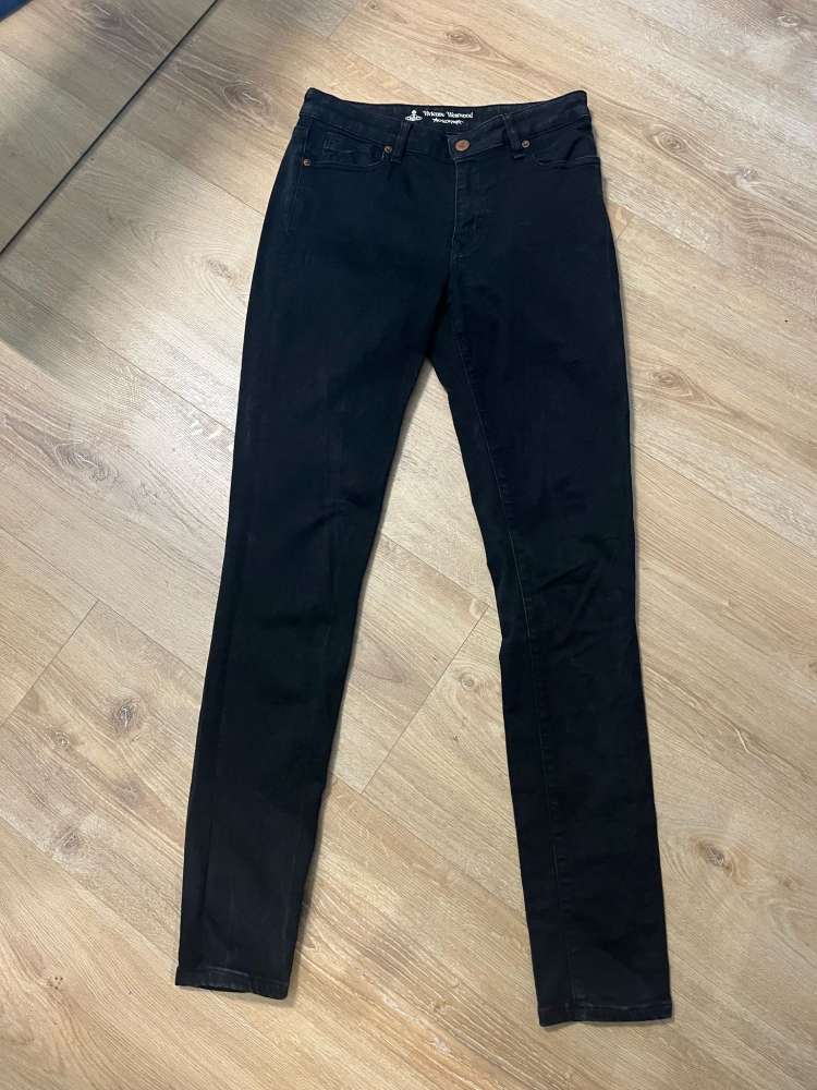 Viviene Westwood rifle