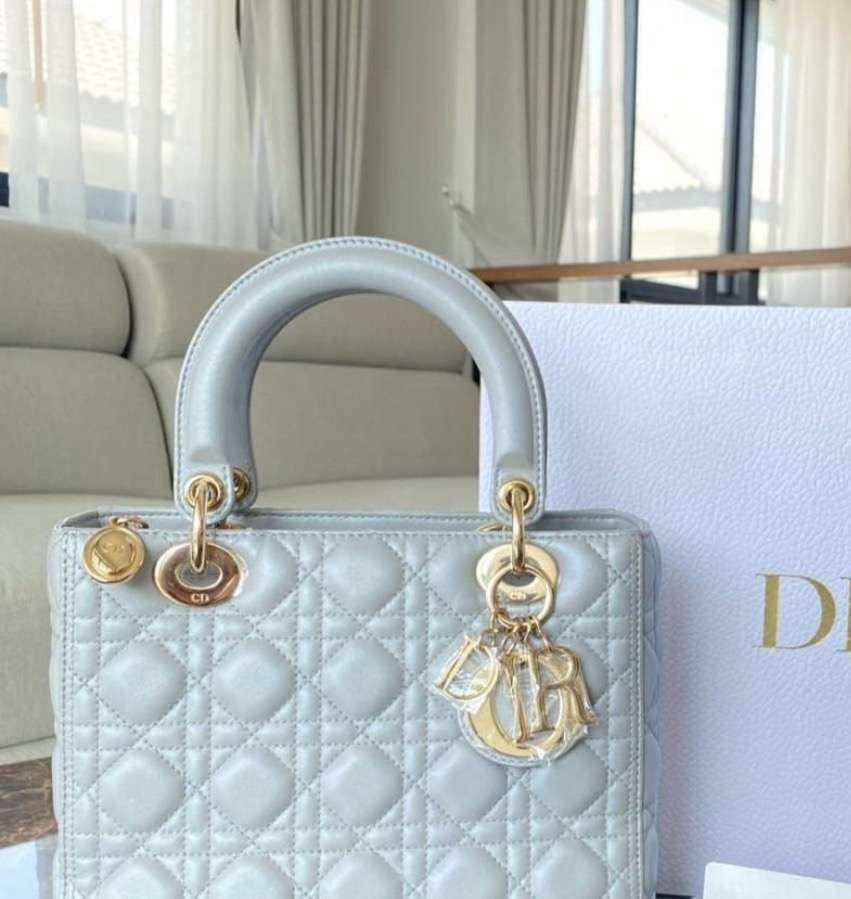 Christian Dior Lady Dior medium kabelka