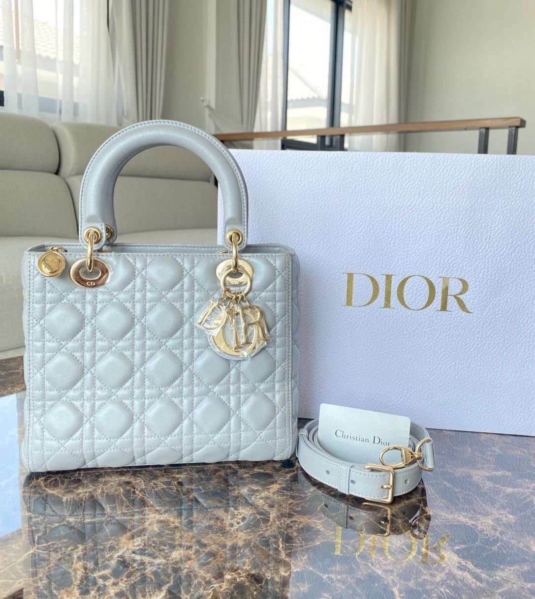 Christian Dior Lady Dior medium kabelka