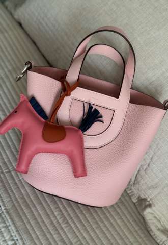 https://www.vipluxury.sk/Hermes Rodeo GM