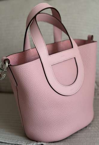 https://www.vipluxury.sk/Hermes Loop 18 Rose Sakura 2025