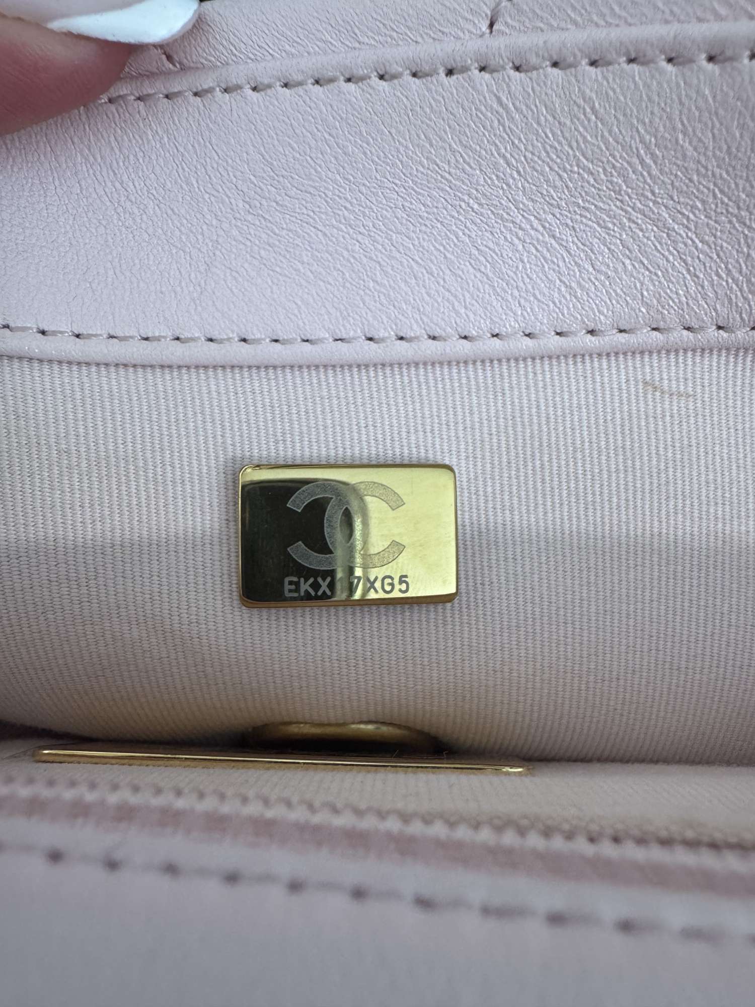 Chanel 19 small