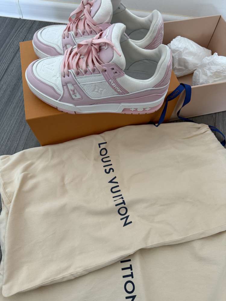 Louis Vuitton, ružové tenisky