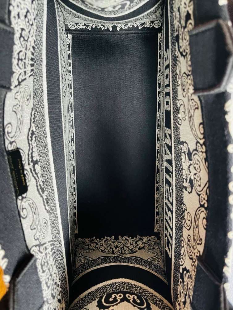 Dior tote