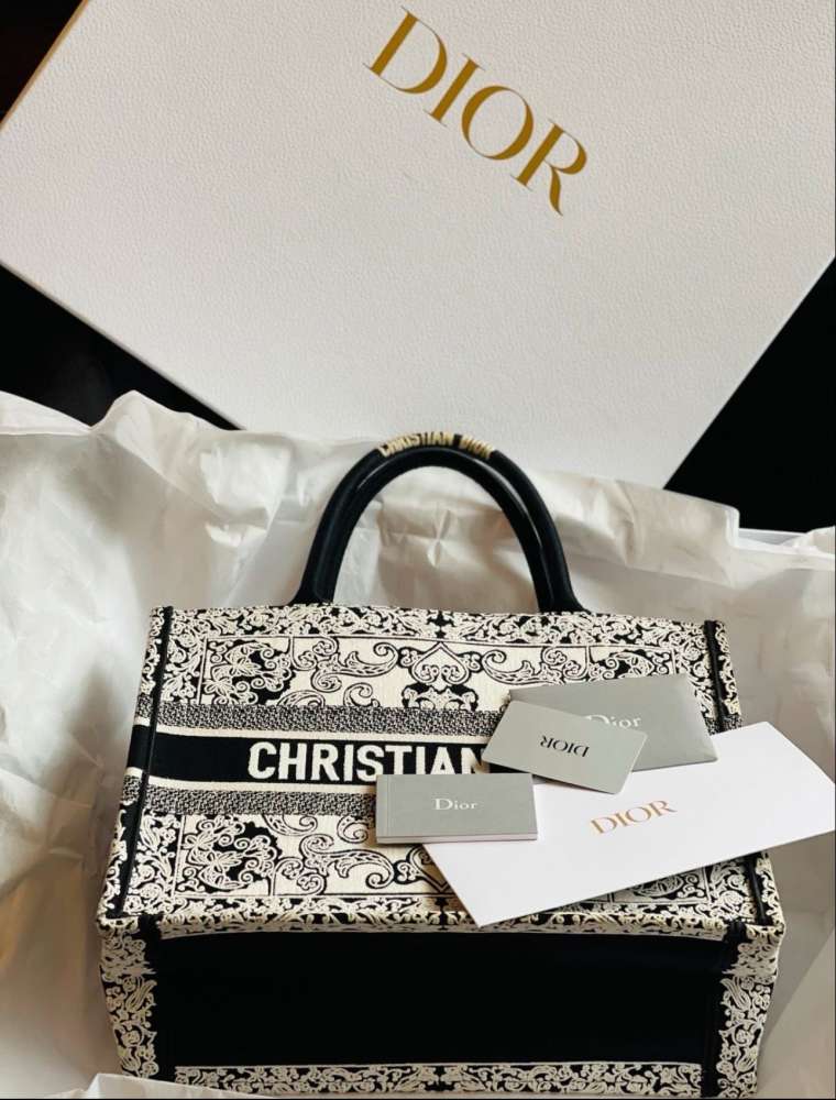 Dior tote