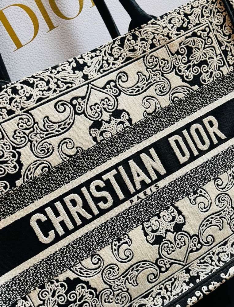 Dior tote