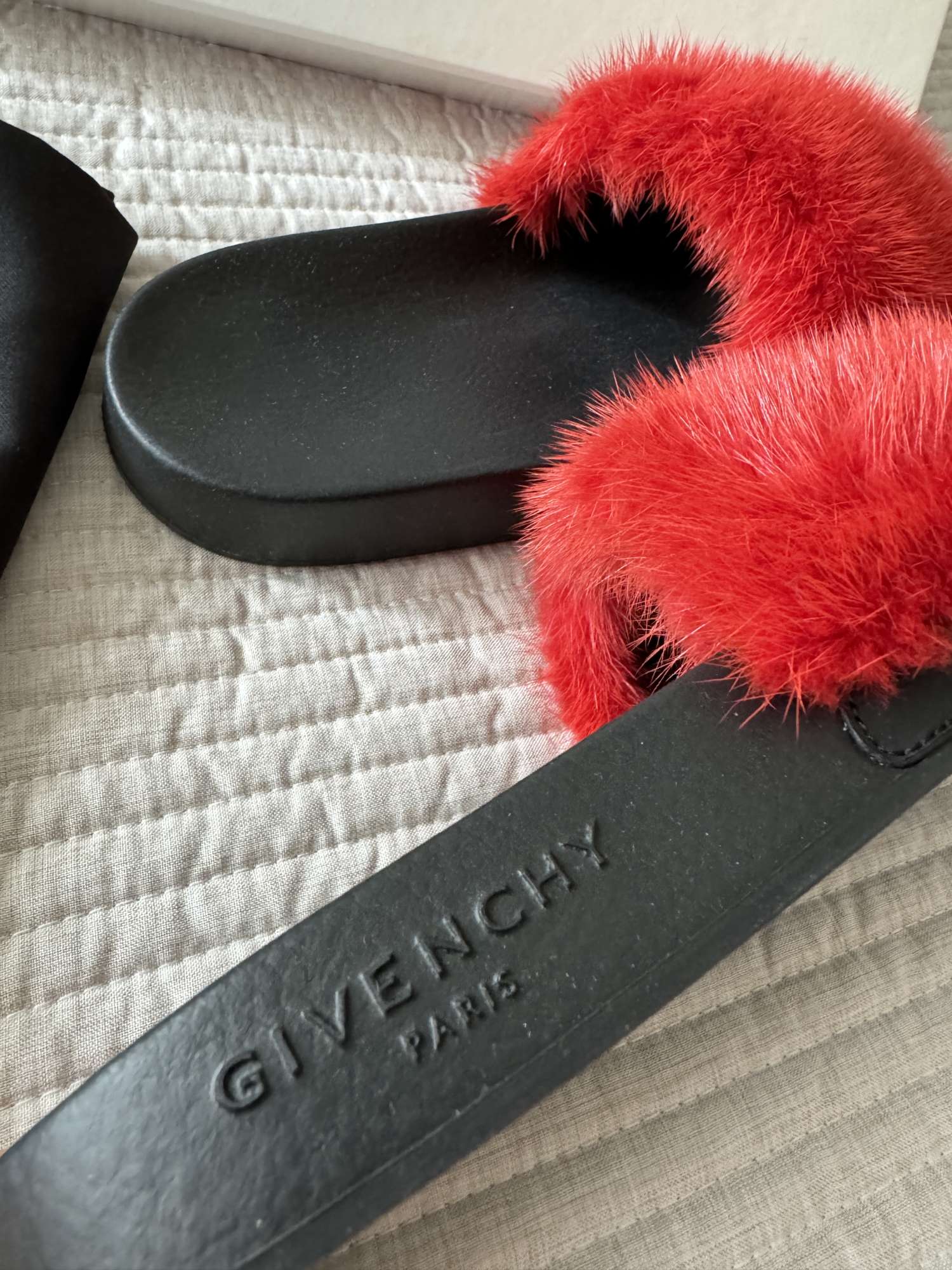 Givenchy slapky mink fur 38