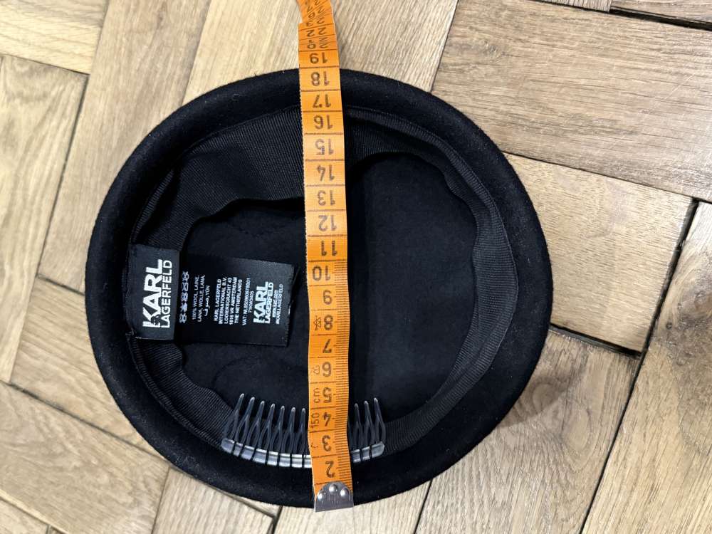 Klobucik Karl Lagerfeld