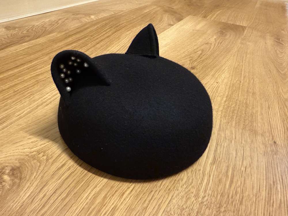 Klobucik Karl Lagerfeld